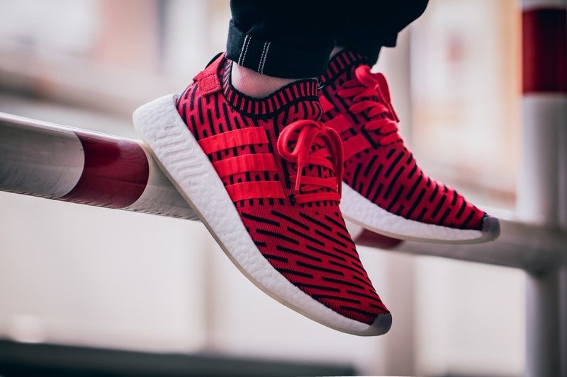 Adidas nmd r2 primeknit 2018 hotsell